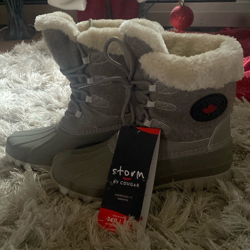 Storm By Cougar size 8